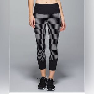 Lululemon Runday Crop in Parallel Stripe Size 2
